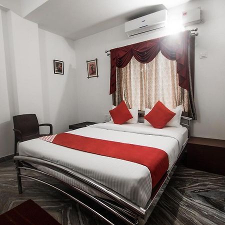 Oyo 14431 Sai Nivas Hotel กูวาฮาติ ภายนอก รูปภาพ